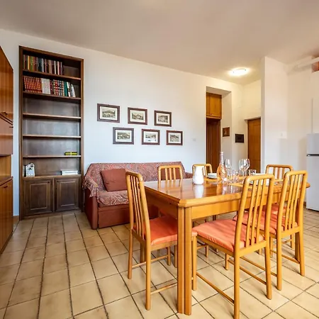 Apartman Lakeside With Balcony And View - Larihome A23 *