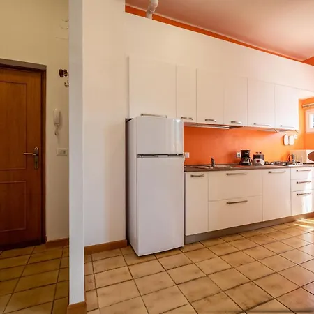 Apartment Lakeside With Balcony And View - Larihome A23 Gravedona