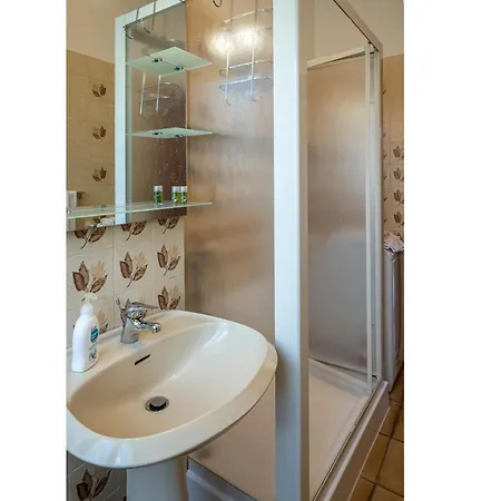 Apartment Lakeside With Balcony And View - Larihome A23 Gravedona
