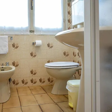 Lakeside With Balcony And View - Larihome A23 Apartament